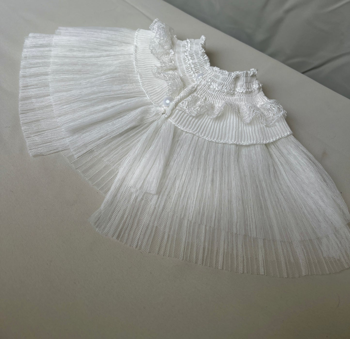 Tutu collar for a retro design garment