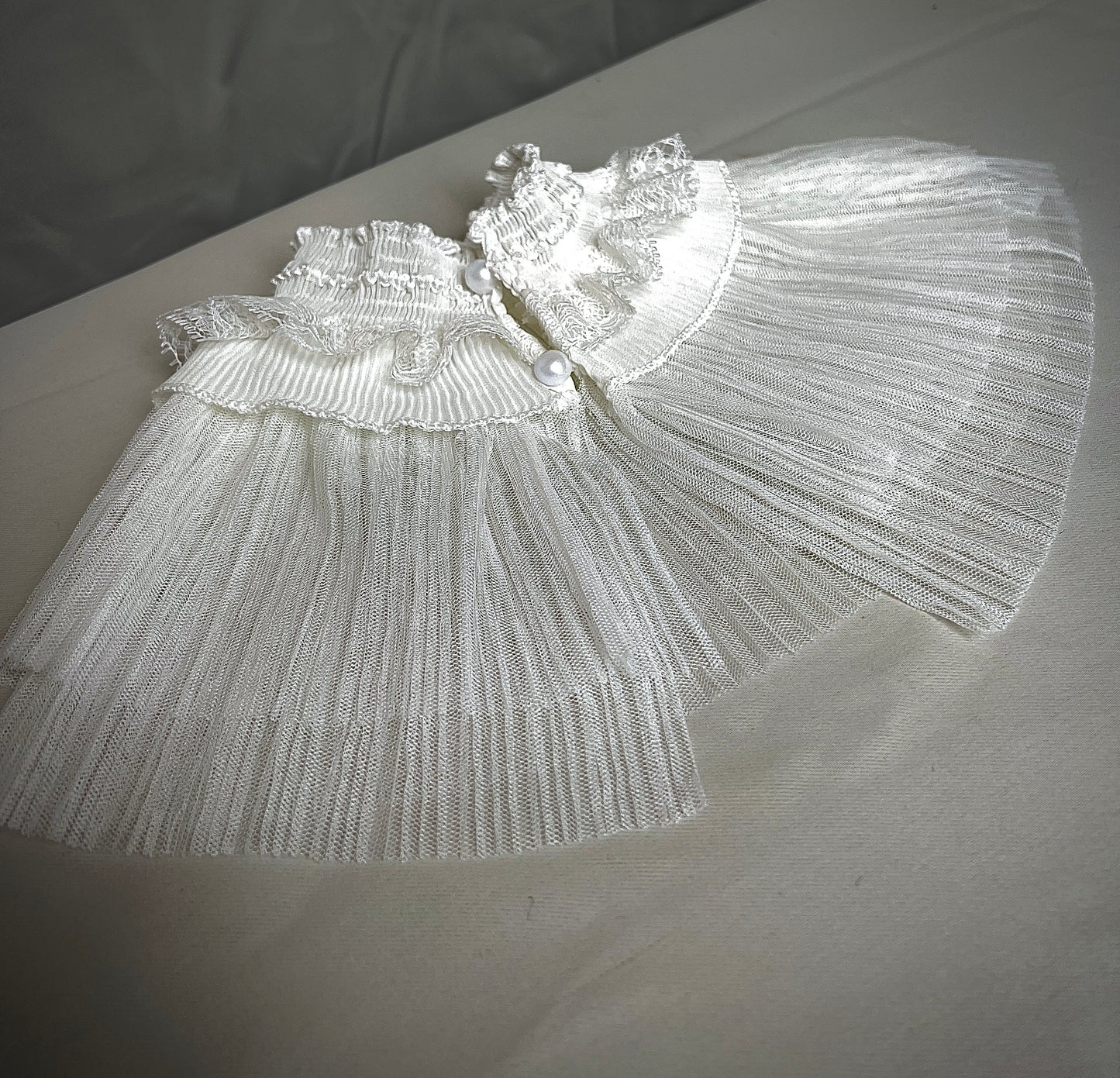 Tutu collar for a retro design garment