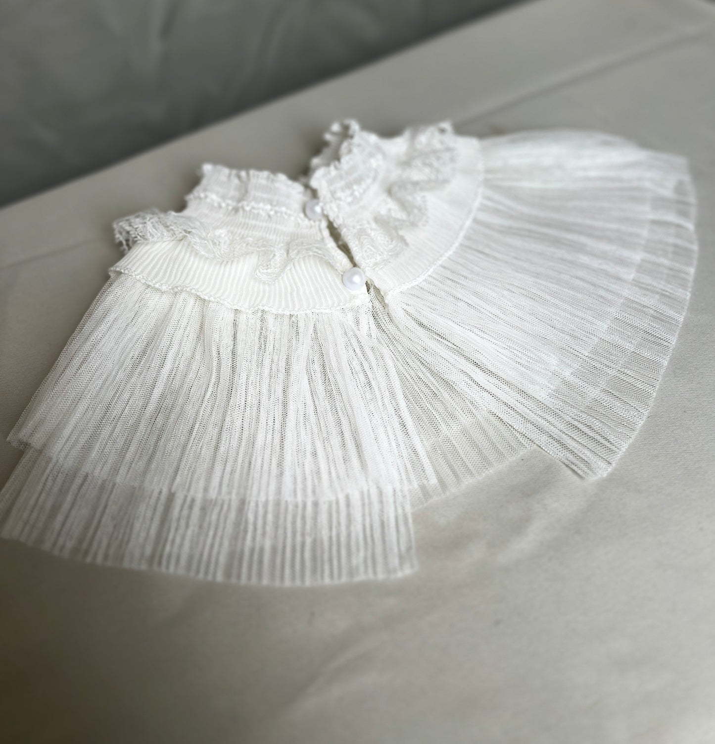 Tutu collar for a retro design garment