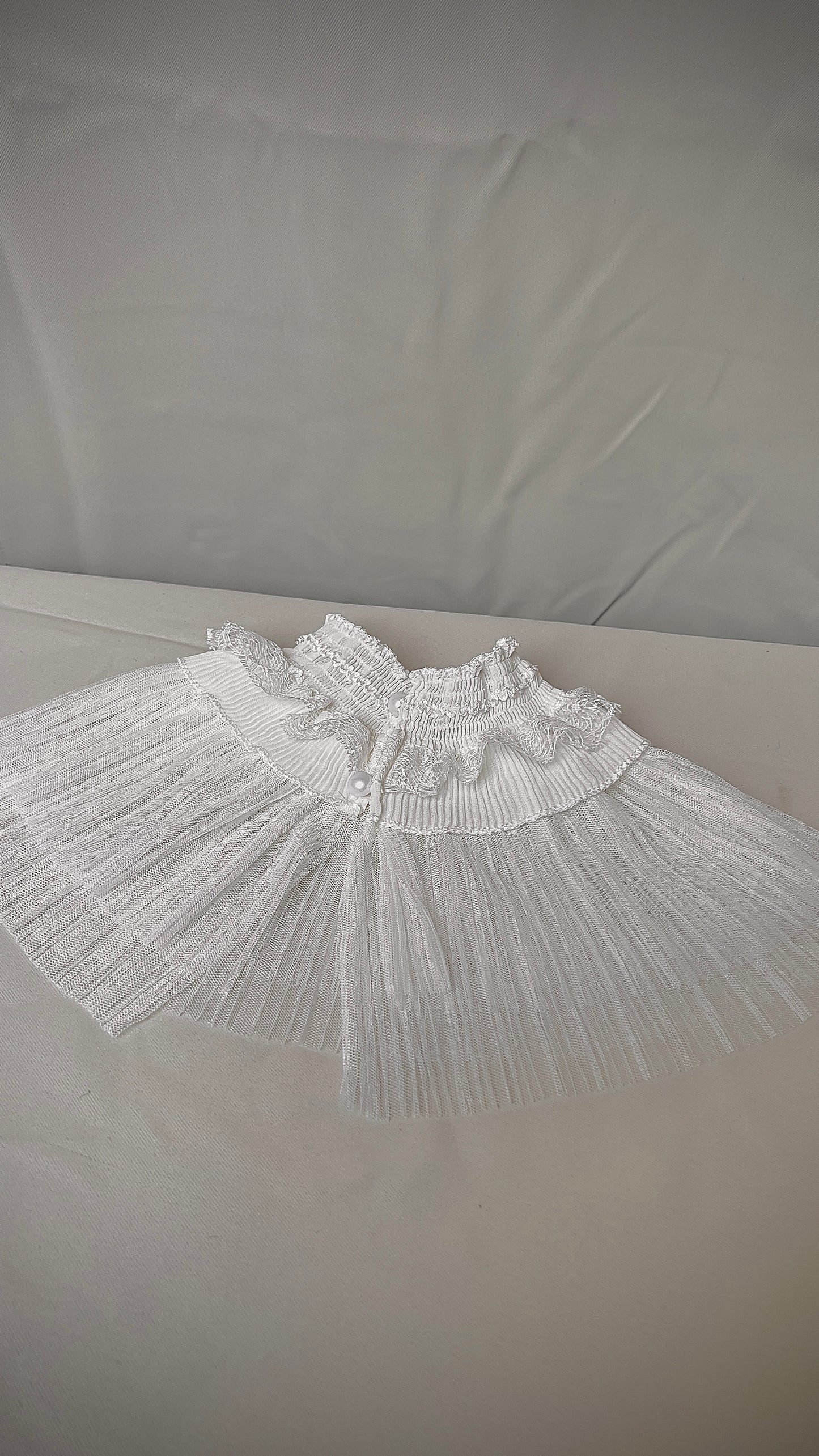 Tutu collar for a retro design garment