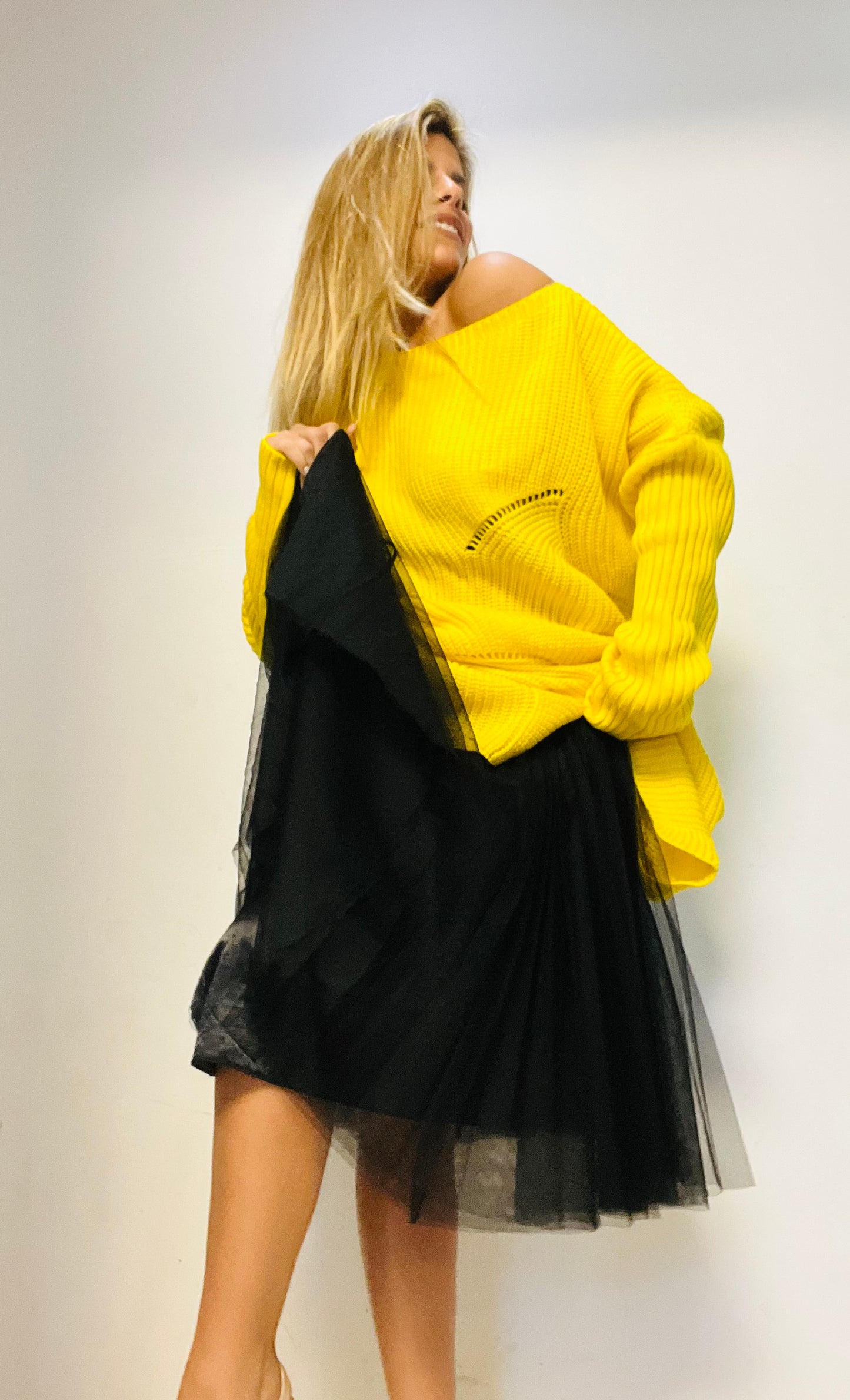Short black tutu tulle skirt